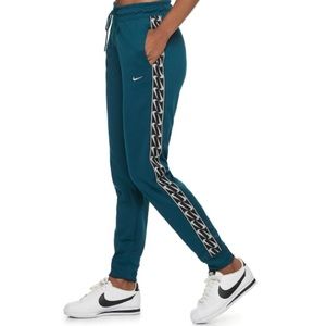 nike tape logo jogger pants